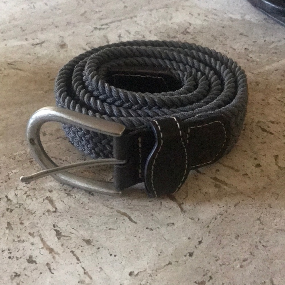 Woven stretchy belt